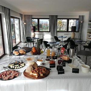 Zimmer mit zwei Einzelbetten